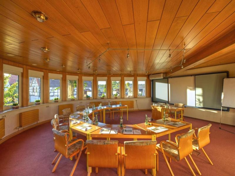 Adler Golf- & Tagungshotel image