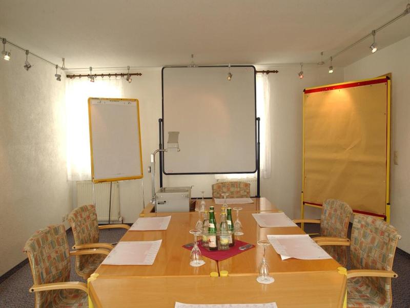 Adler Golf- & Tagungshotel image