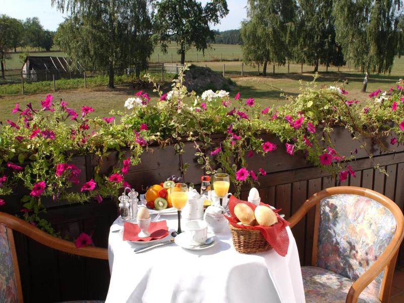 Adler Golf- & Tagungshotel image