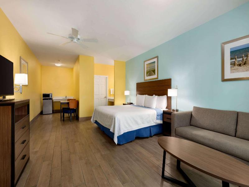 DOUBLE Accessible KING SIZE BED