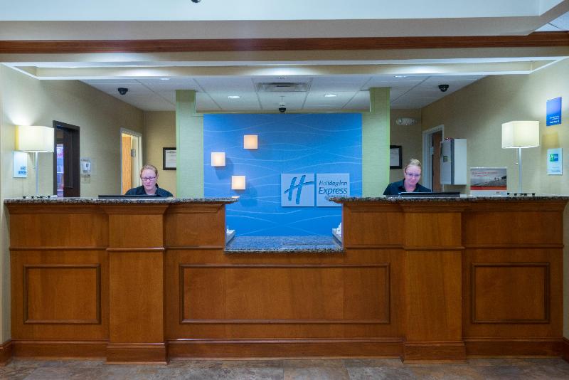 Holiday Inn Express Charles Town image