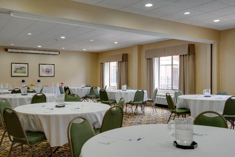 Holiday Inn Express Charles Town image