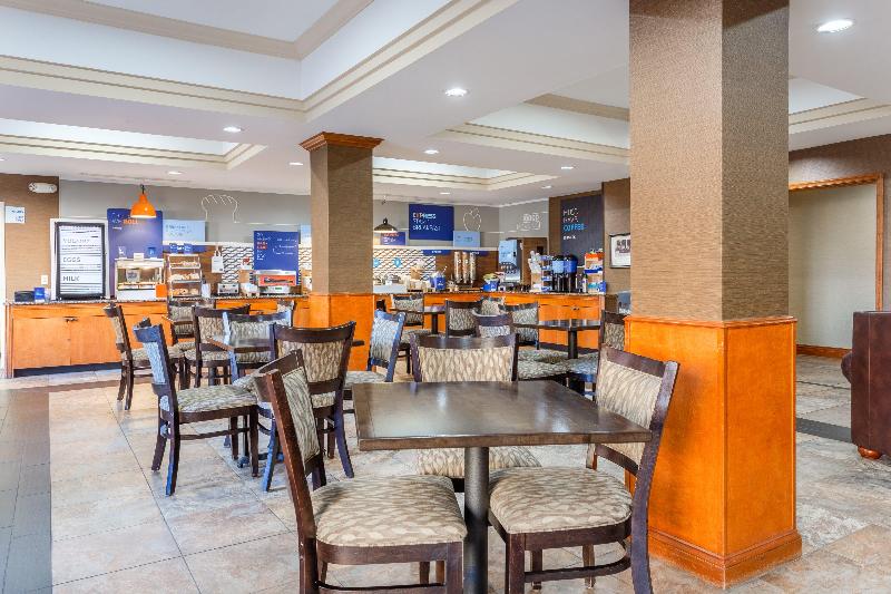 Holiday Inn Express Charles Town image