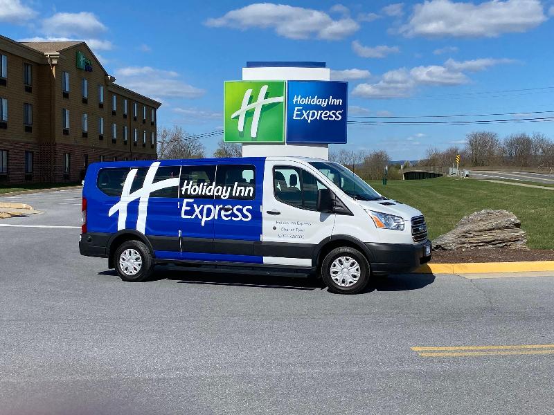 Holiday Inn Express Charles Town image