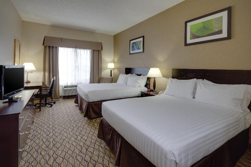 Holiday Inn Express Charles Town image