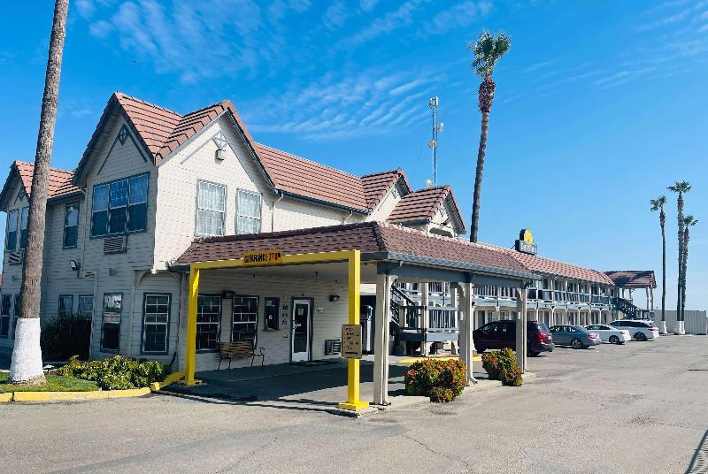 Days Inn by Wyndham Westley image