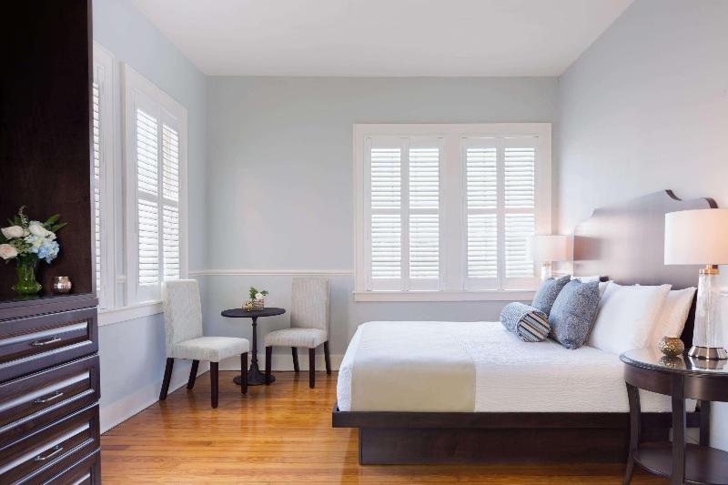Elliott House Inn image