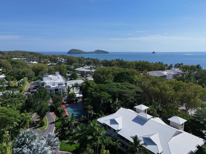 Oasis at Palm Cove image
