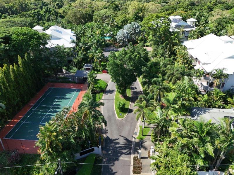 Oasis at Palm Cove image