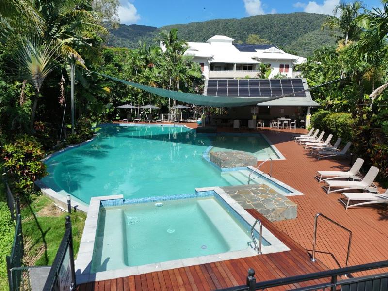 Oasis at Palm Cove image
