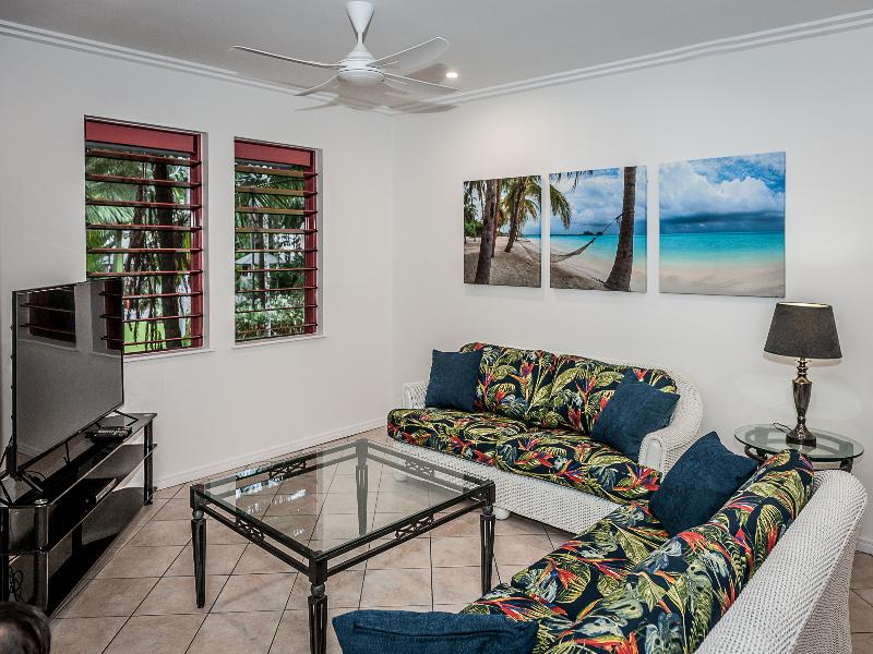Oasis at Palm Cove image