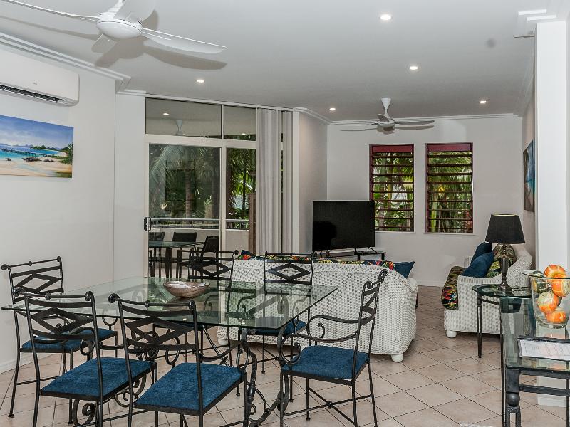 Oasis at Palm Cove image