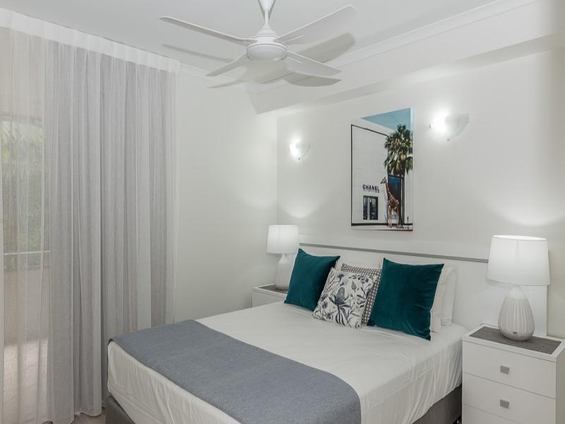 Oasis at Palm Cove image