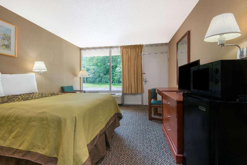 Days Inn by Wyndham Clanton AL
