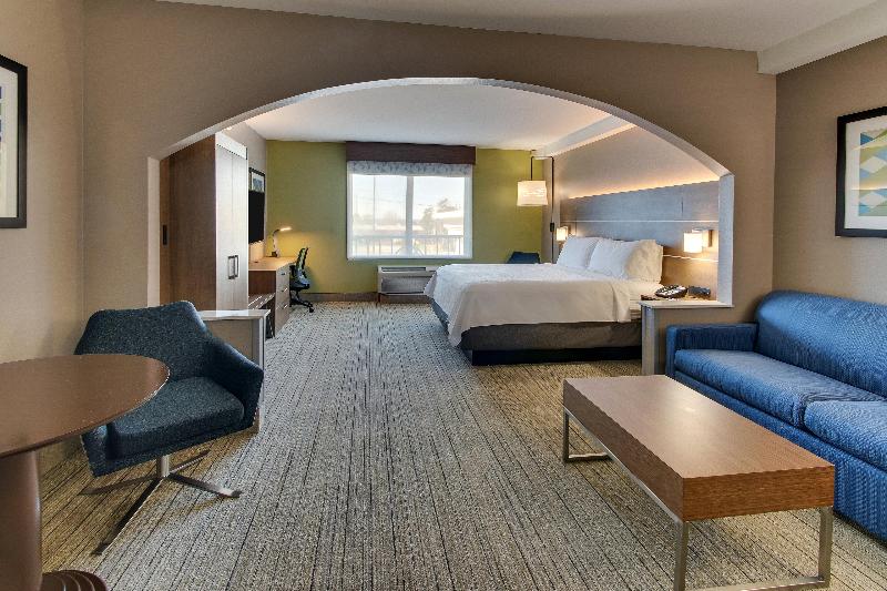 Holiday Inn Express & Suites Columbus Ft Benning