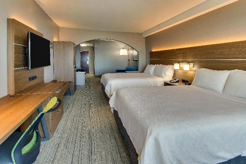Holiday Inn Express & Suites Columbus Ft Benning