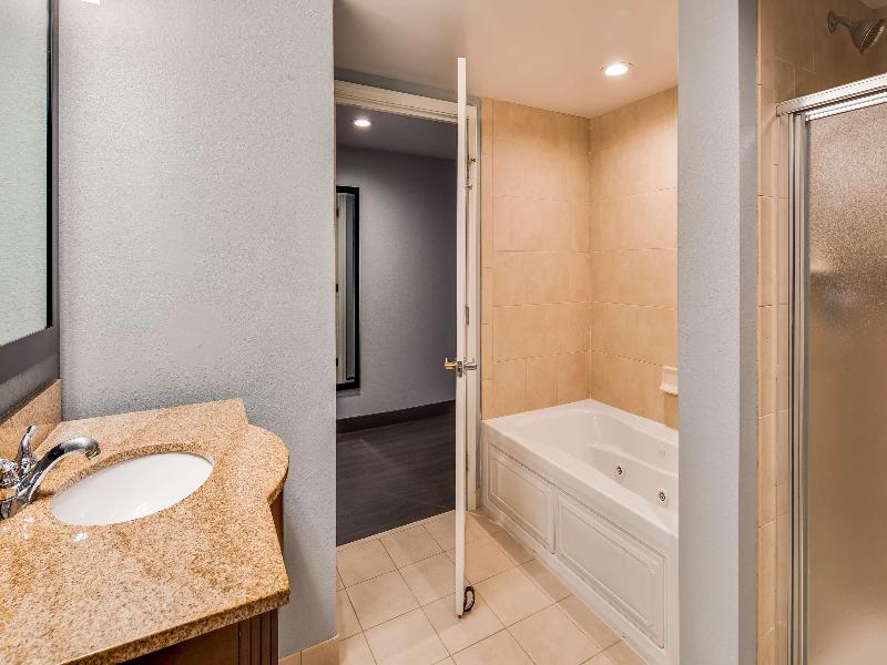 Best Western Plus Champaign Urbana Inn image
