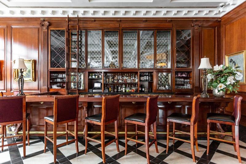 Market Pavilion Hotel image