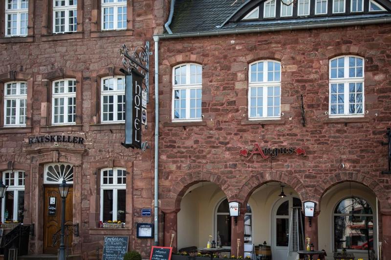 Hotel Ratskeller image