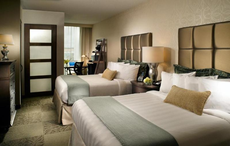 Crowne Plaza Charleston Airport - Conv Ctr By IHG image