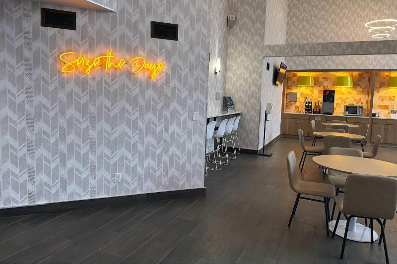 Days Inn & Suites by Wyndham Wausau image