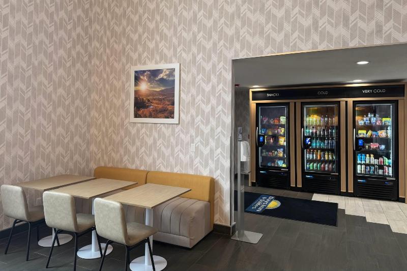 Days Inn & Suites by Wyndham Wausau image