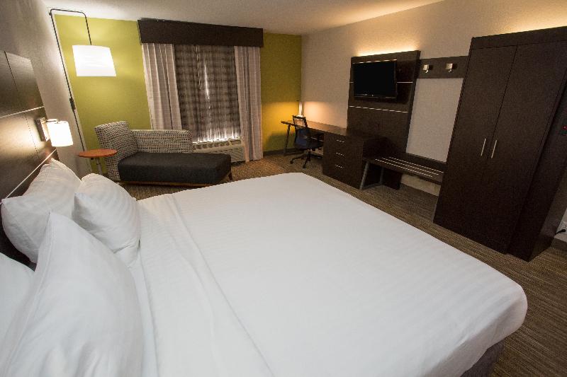 Holiday Inn Express Wilmington photo 13