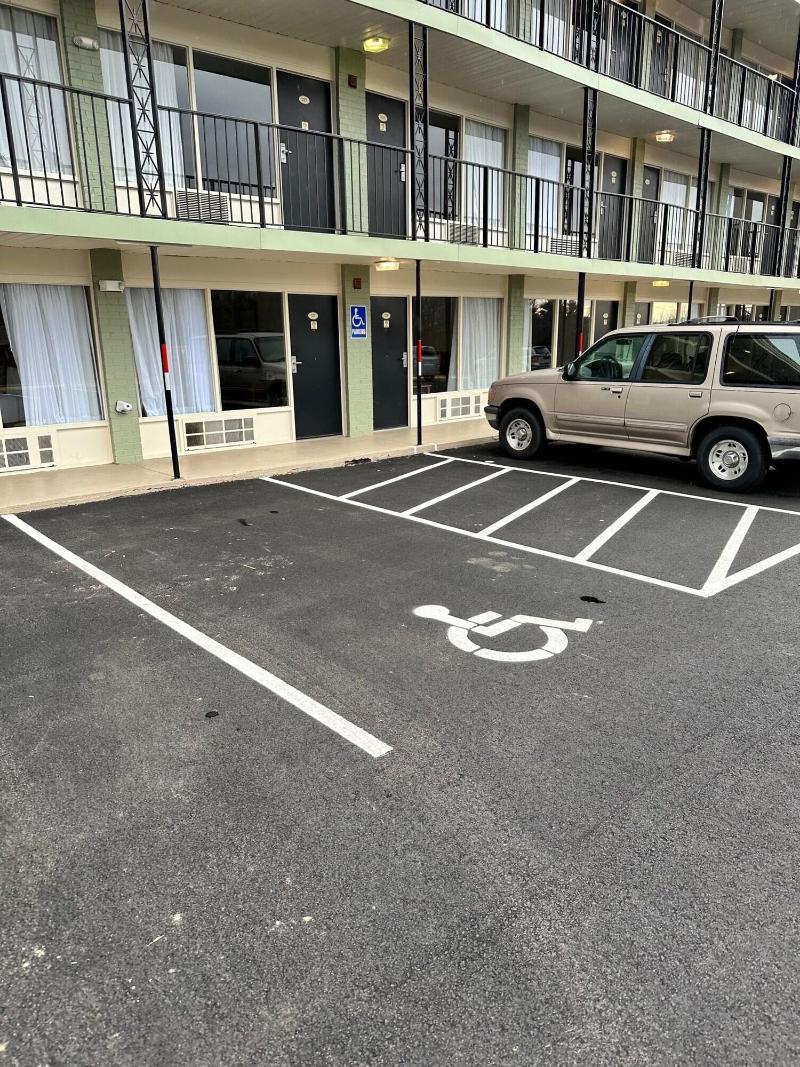 Days Inn By Wyndham Asheville West image