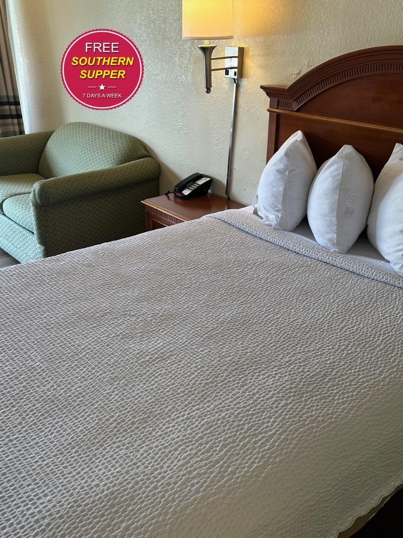 Days Inn By Wyndham Asheville West image