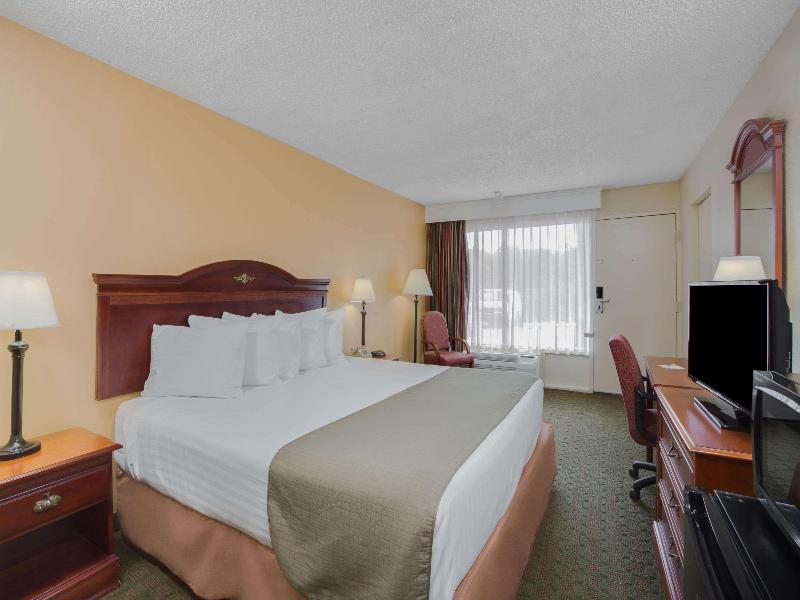 Days Inn by Wyndham Asheville West image
