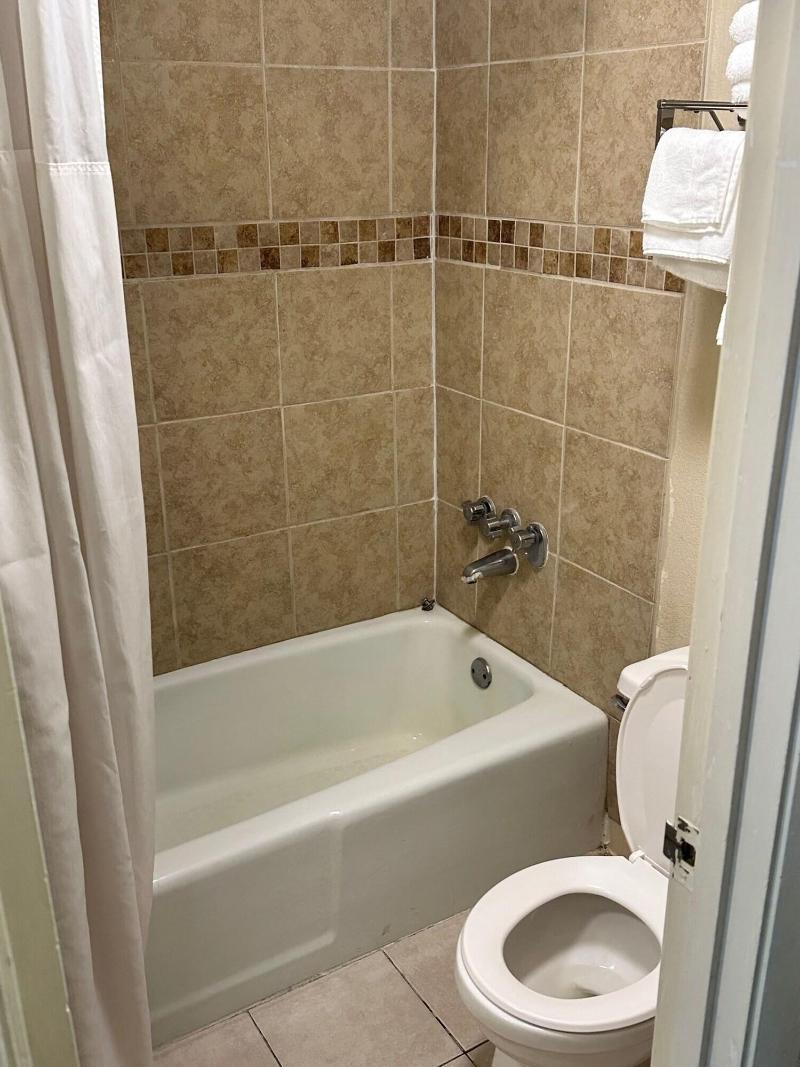 Days Inn By Wyndham Asheville West image