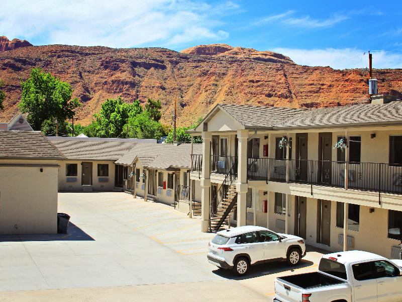 Bowen Motel image