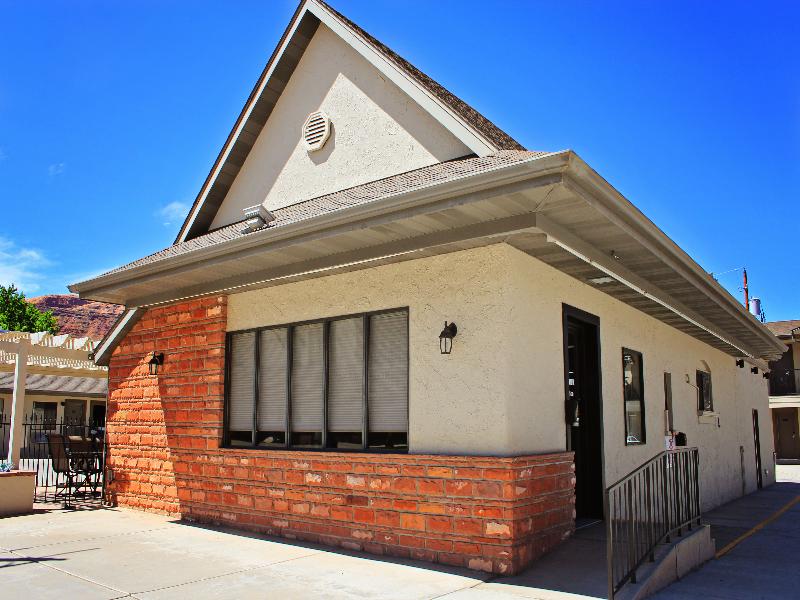 Bowen Motel image