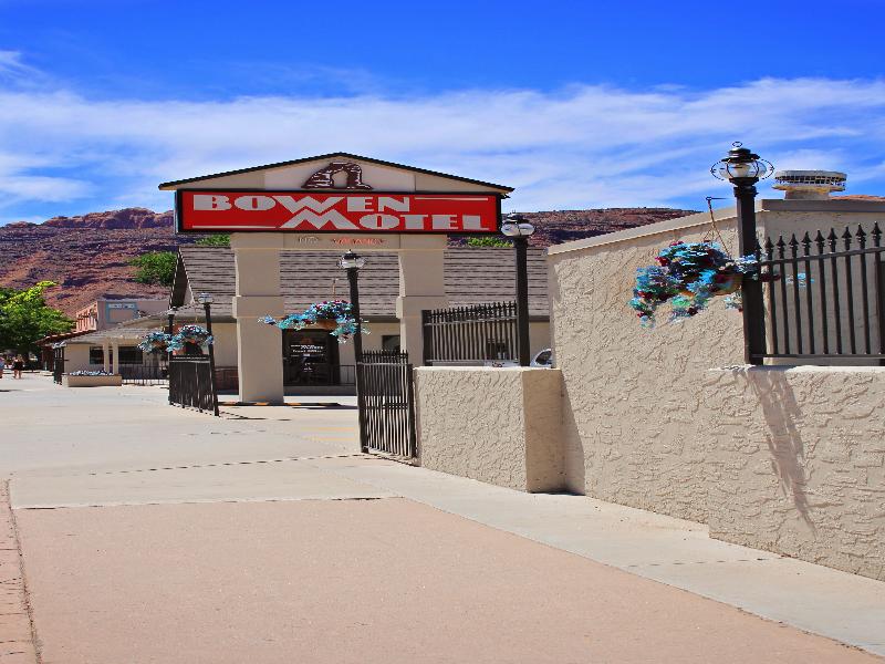 Bowen Motel image