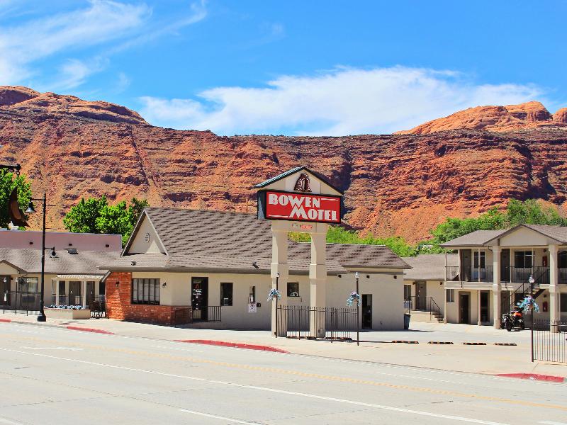 Bowen Motel image