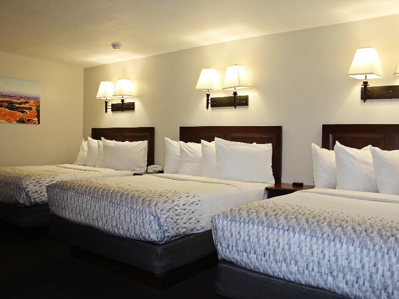 Bowen Motel image
