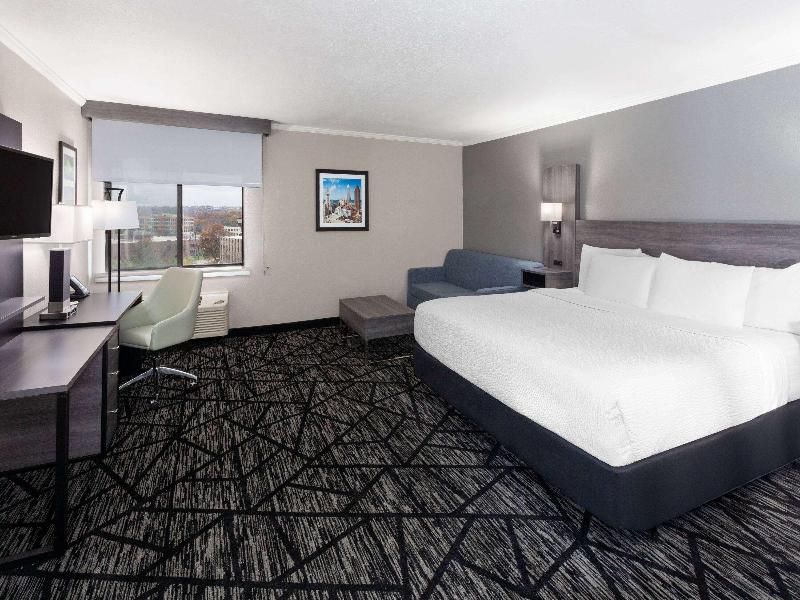 La Quinta Inn Cleveland Independence image