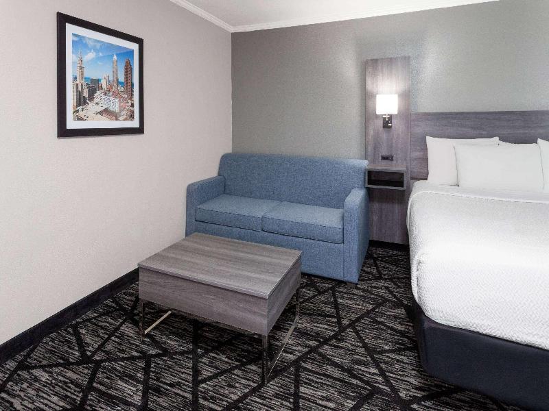 La Quinta Inn Cleveland Independence image