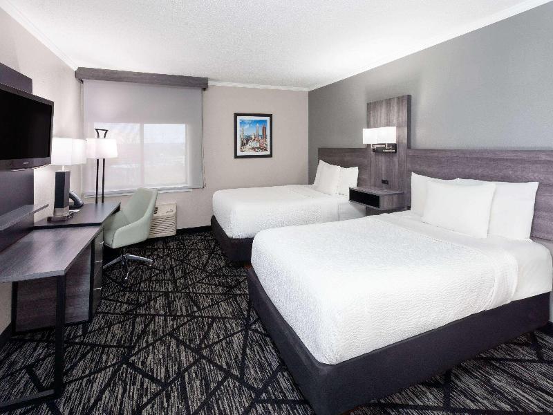 La Quinta Inn Cleveland Independence image
