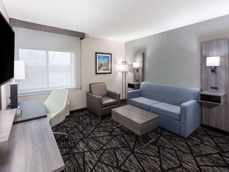 La Quinta Inn Cleveland Independence image