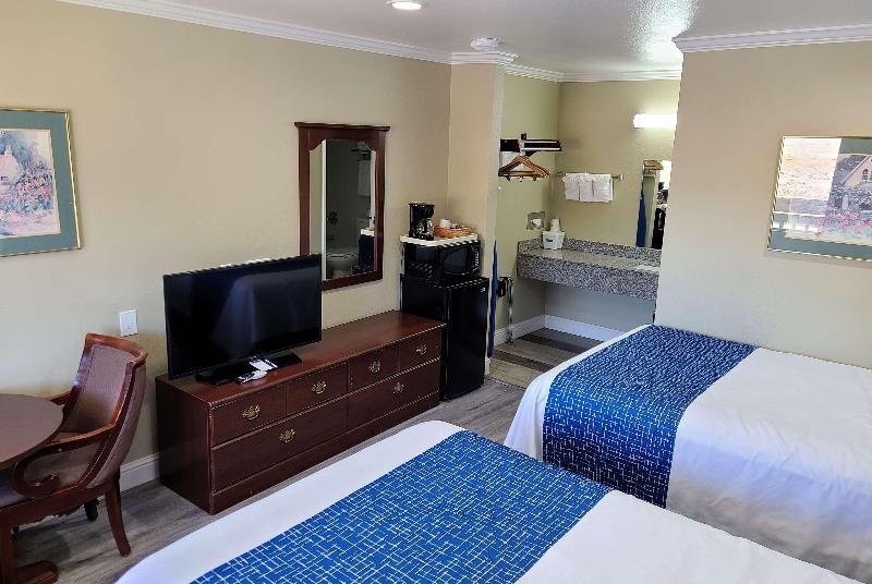 Travelodge by Wyndham Clearlake image