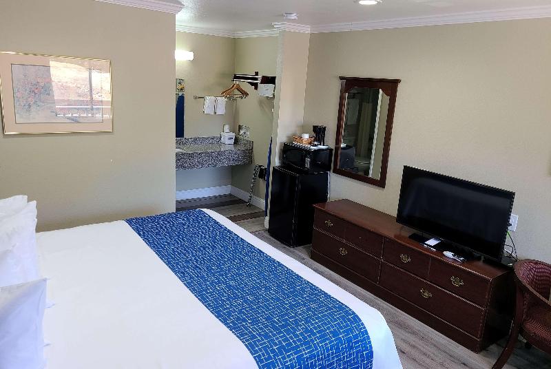 Travelodge by Wyndham Clearlake image