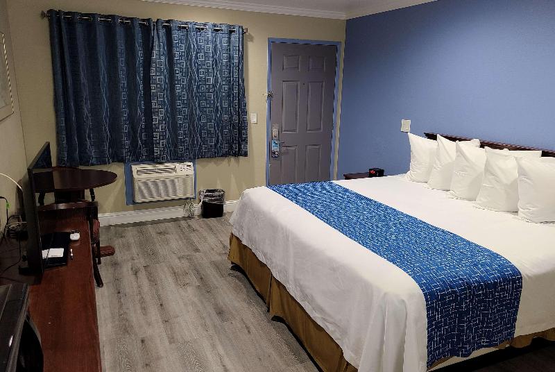 Travelodge by Wyndham Clearlake image