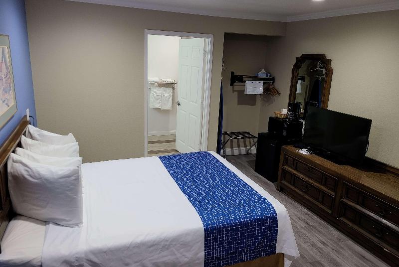 Travelodge by Wyndham Clearlake image