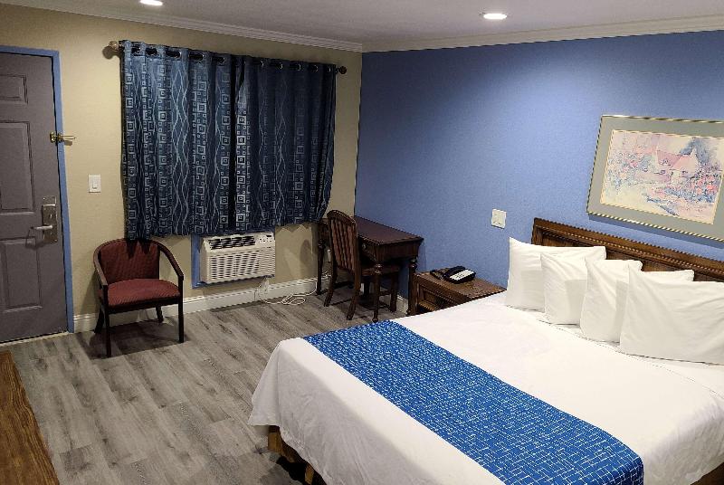 Travelodge by Wyndham Clearlake image