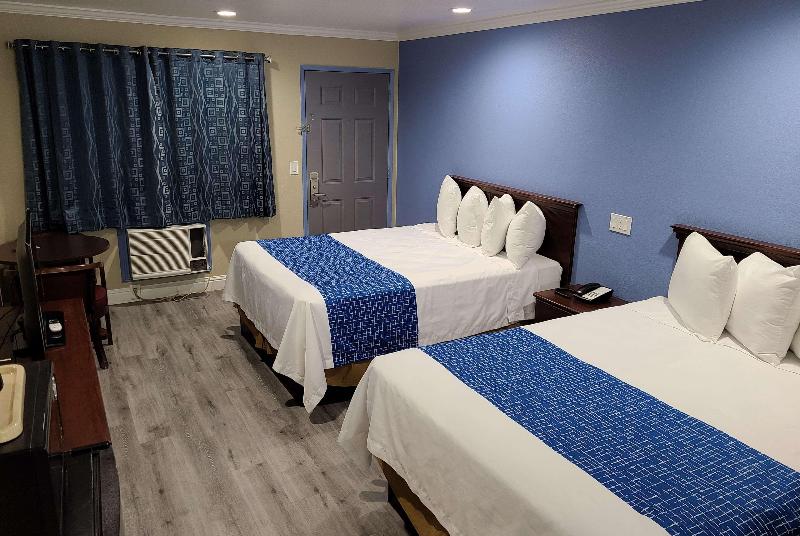 Travelodge by Wyndham Clearlake image