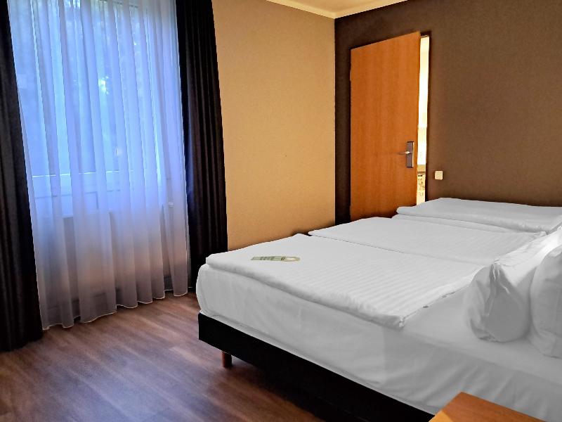 Garner Hotel Cottbus Süd by IHG image