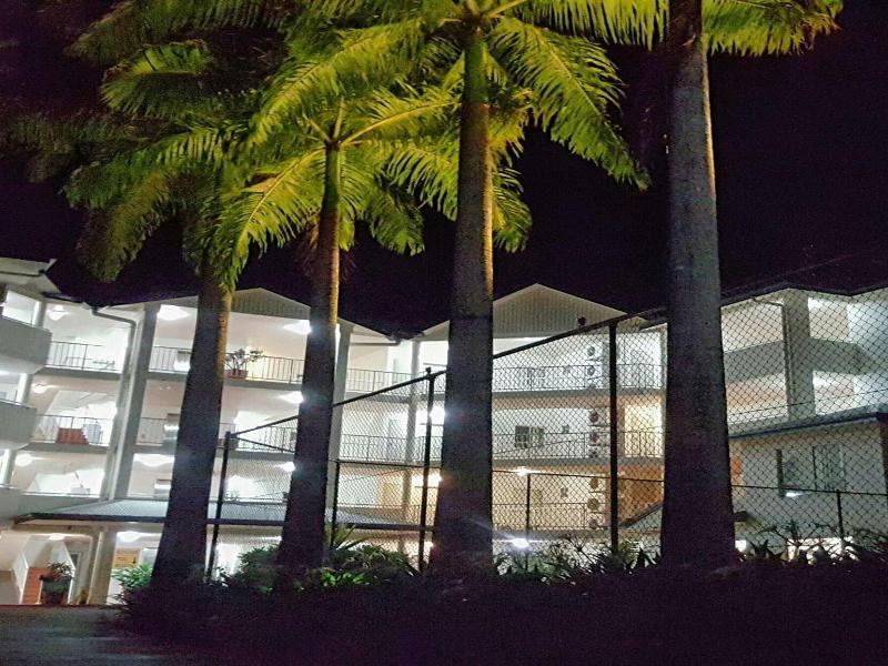 Golden Sands Beachfront Apartment Resort image