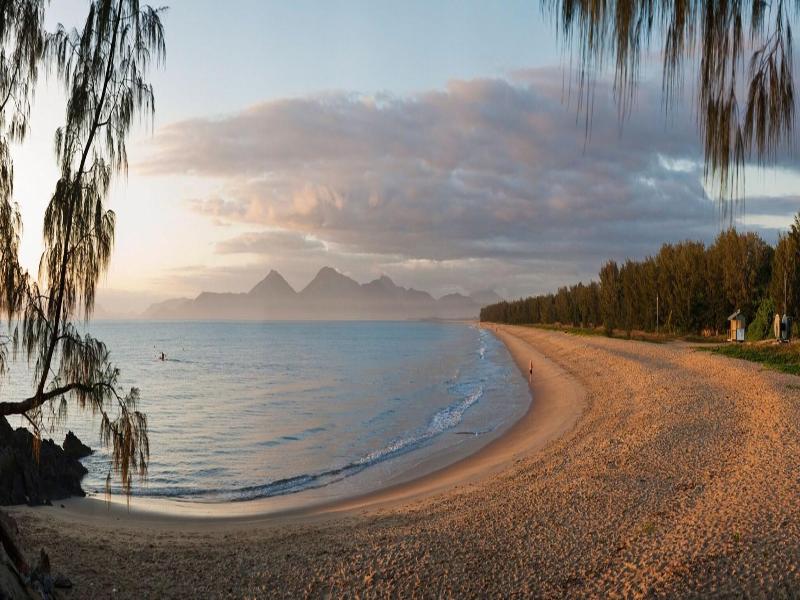 Golden Sands Beachfront Apartment Resort image