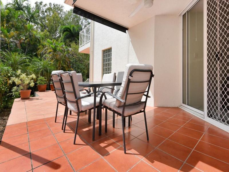 Golden Sands Beachfront Apartment Resort image